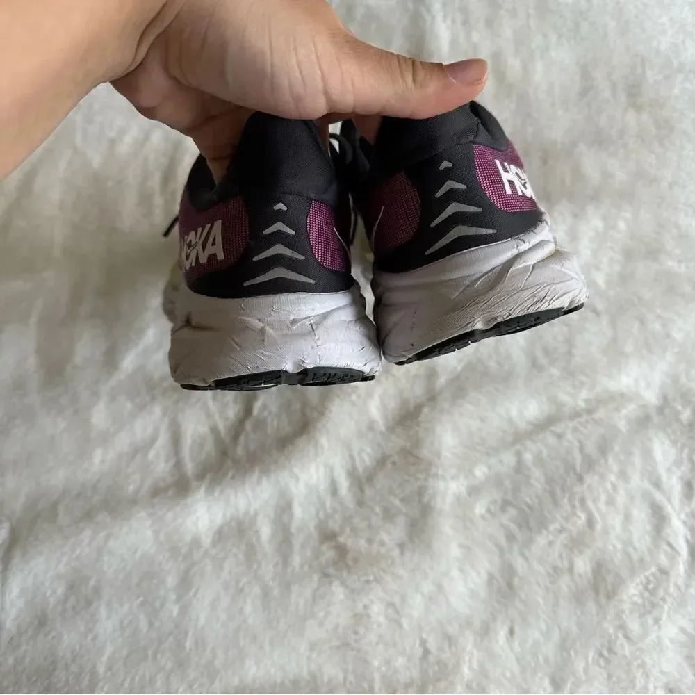 Hoka One One Clifton 8 Ibis Rose Pink Women's Size 9B